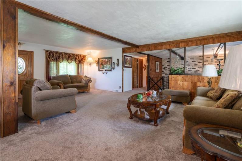 5731 Interboro, Pittsburgh, PA 15207, 3 Bedrooms Bedrooms, 9 Rooms Rooms,2.1 BathroomsBathrooms,Residential,For Sale,Interboro,0,1709717