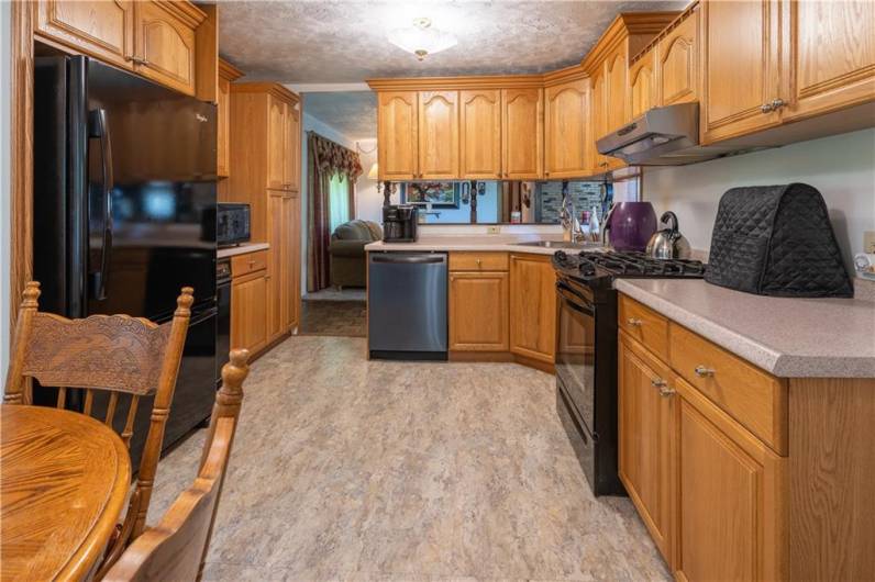 5731 Interboro, Pittsburgh, PA 15207, 3 Bedrooms Bedrooms, 9 Rooms Rooms,2.1 BathroomsBathrooms,Residential,For Sale,Interboro,0,1709717
