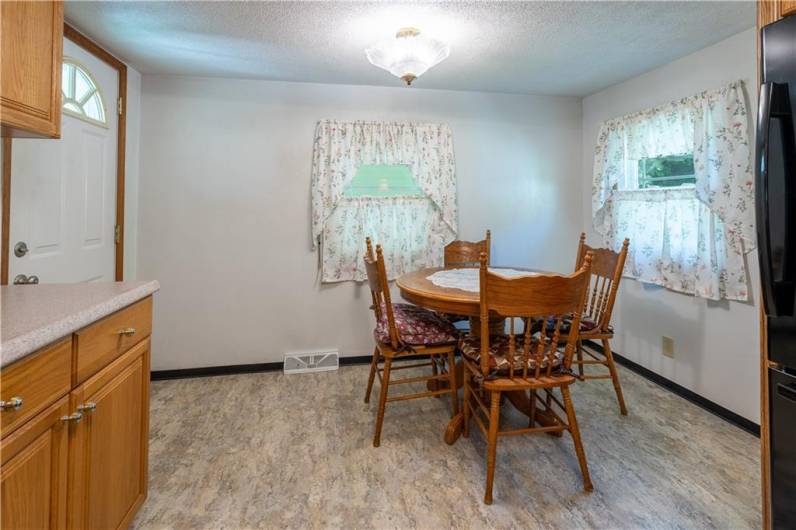 5731 Interboro, Pittsburgh, PA 15207, 3 Bedrooms Bedrooms, 9 Rooms Rooms,2.1 BathroomsBathrooms,Residential,For Sale,Interboro,0,1709717