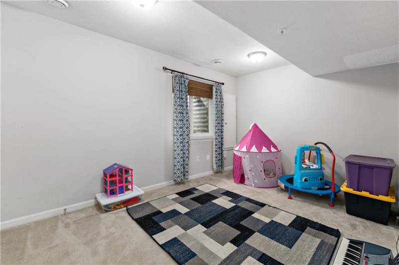 249 Persimmon Ln, Canonsburg, PA 15317, 3 Bedrooms Bedrooms, 9 Rooms Rooms,2.1 BathroomsBathrooms,Residential,For Sale,Persimmon Ln,1709859