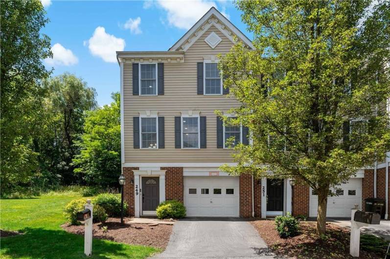 249 Persimmon Ln, Canonsburg, PA 15317, 3 Bedrooms Bedrooms, 9 Rooms Rooms,2.1 BathroomsBathrooms,Residential,For Sale,Persimmon Ln,1709859