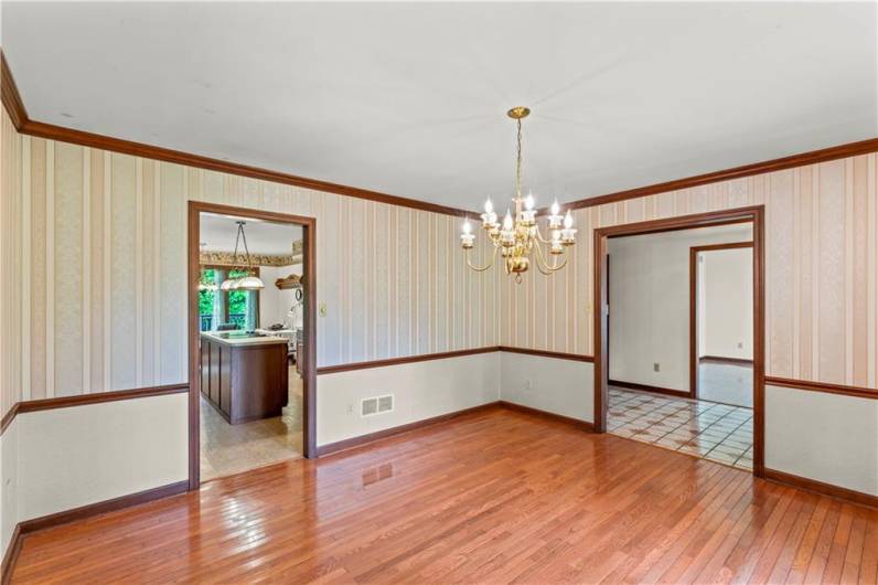 110 Tanglewood Dr, Peters Twp, PA 15317, 5 Bedrooms Bedrooms, 13 Rooms Rooms,2.2 BathroomsBathrooms,Residential,For Sale,Tanglewood Dr,1709868