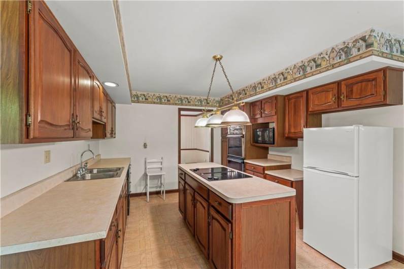 110 Tanglewood Dr, Peters Twp, PA 15317, 5 Bedrooms Bedrooms, 13 Rooms Rooms,2.2 BathroomsBathrooms,Residential,For Sale,Tanglewood Dr,1709868