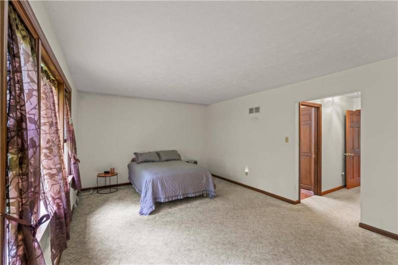 110 Tanglewood Dr, Peters Twp, PA 15317, 5 Bedrooms Bedrooms, 13 Rooms Rooms,2.2 BathroomsBathrooms,Residential,For Sale,Tanglewood Dr,1709868