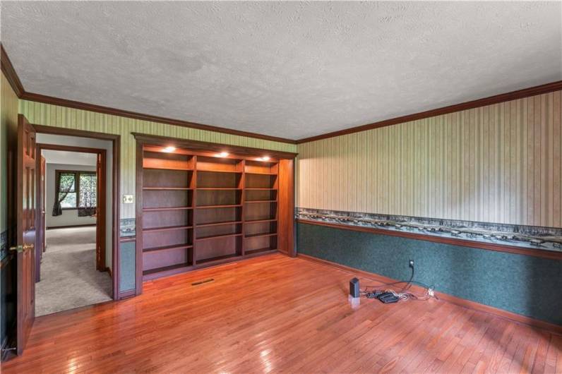 110 Tanglewood Dr, Peters Twp, PA 15317, 5 Bedrooms Bedrooms, 13 Rooms Rooms,2.2 BathroomsBathrooms,Residential,For Sale,Tanglewood Dr,1709868