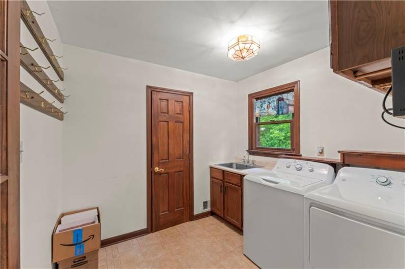 110 Tanglewood Dr, Peters Twp, PA 15317, 5 Bedrooms Bedrooms, 13 Rooms Rooms,2.2 BathroomsBathrooms,Residential,For Sale,Tanglewood Dr,1709868