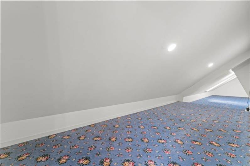 110 Tanglewood Dr, Peters Twp, PA 15317, 5 Bedrooms Bedrooms, 13 Rooms Rooms,2.2 BathroomsBathrooms,Residential,For Sale,Tanglewood Dr,1709868