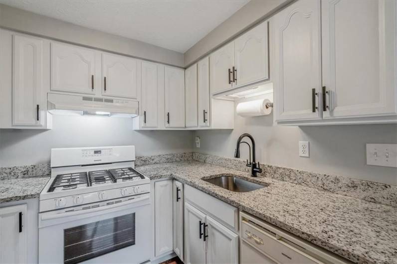 226 Glen Spring Cir, Canonsburg, PA 15317, 2 Bedrooms Bedrooms, 8 Rooms Rooms,1.1 BathroomsBathrooms,Residential,For Sale,Glen Spring Cir,1709930