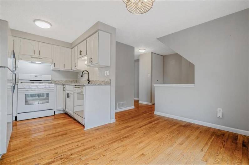 226 Glen Spring Cir, Canonsburg, PA 15317, 2 Bedrooms Bedrooms, 8 Rooms Rooms,1.1 BathroomsBathrooms,Residential,For Sale,Glen Spring Cir,1709930
