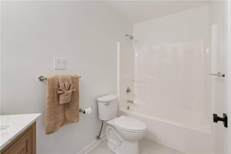 1278 Meadowbrook Drive, Canonsburg, PA 15317, 3 Bedrooms Bedrooms, 8 Rooms Rooms,2.1 BathroomsBathrooms,Residential,For Sale,Meadowbrook Drive,1710033