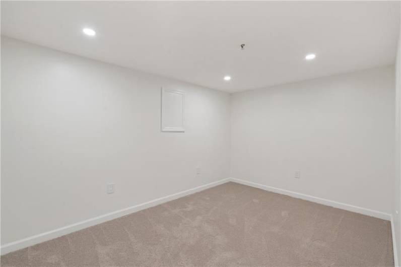1278 Meadowbrook Drive, Canonsburg, PA 15317, 3 Bedrooms Bedrooms, 8 Rooms Rooms,2.1 BathroomsBathrooms,Residential,For Sale,Meadowbrook Drive,1710033