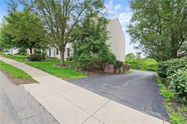 1278 Meadowbrook Drive, Canonsburg, PA 15317, 3 Bedrooms Bedrooms, 8 Rooms Rooms,2.1 BathroomsBathrooms,Residential,For Sale,Meadowbrook Drive,1710033
