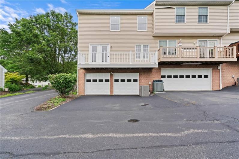1278 Meadowbrook Drive, Canonsburg, PA 15317, 3 Bedrooms Bedrooms, 8 Rooms Rooms,2.1 BathroomsBathrooms,Residential,For Sale,Meadowbrook Drive,1710033