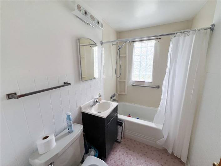 5768 Smith Dr., Bethel Park, PA 15102, 2 Bedrooms Bedrooms, 5 Rooms Rooms,1 BathroomBathrooms,Residential,For Sale,Smith Dr.,1710136