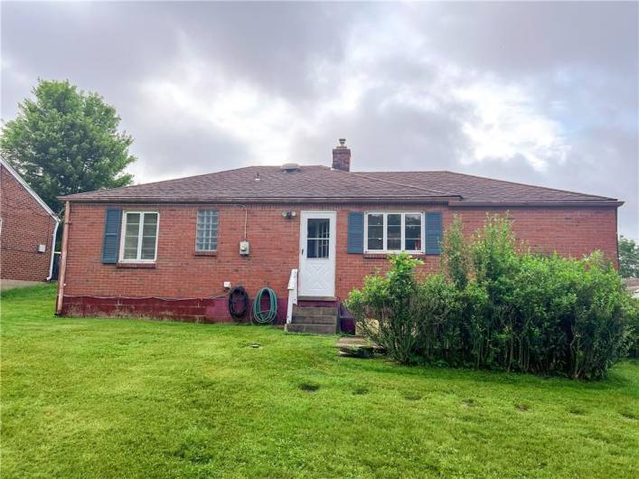 5768 Smith Dr., Bethel Park, PA 15102, 2 Bedrooms Bedrooms, 5 Rooms Rooms,1 BathroomBathrooms,Residential,For Sale,Smith Dr.,1710136