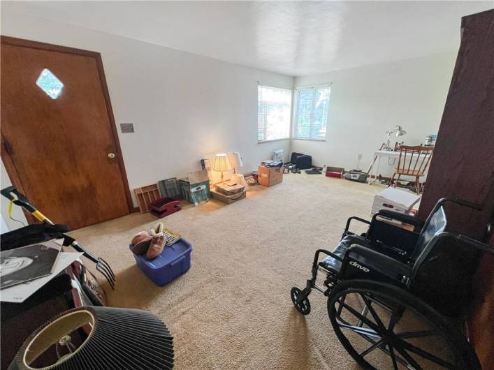 5768 Smith Dr., Bethel Park, PA 15102, 2 Bedrooms Bedrooms, 5 Rooms Rooms,1 BathroomBathrooms,Residential,For Sale,Smith Dr.,1710136