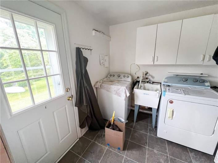 5768 Smith Dr., Bethel Park, PA 15102, 2 Bedrooms Bedrooms, 5 Rooms Rooms,1 BathroomBathrooms,Residential,For Sale,Smith Dr.,1710136