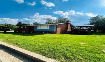 501 Penn St, Latrobe, PA 15650, 3 Bedrooms Bedrooms, ,2.1 BathroomsBathrooms,Residential,For Sale,Penn St,1710150