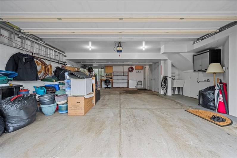 Extra deep garage 30'x20'