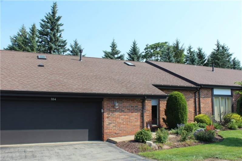 LEVEL DRIVEWAY & 2 CAR ATTACHED GARAGES!!
