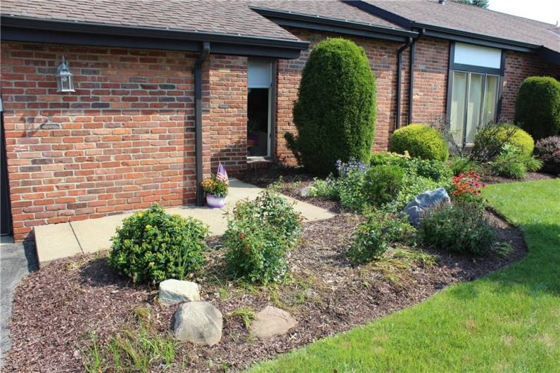 WALKWAY TO FRONT DOOR
