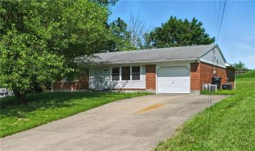 1014 Deerfield Dr, Elizabeth, PA 15037, 4 Bedrooms Bedrooms, 9 Rooms Rooms,2 BathroomsBathrooms,Residential,For Sale,Deerfield Dr,1710424