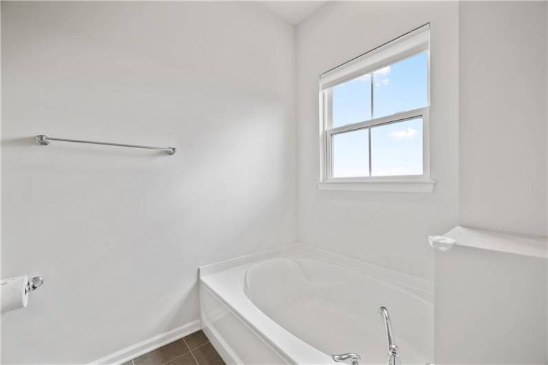 1208 Clear Springs Dr, Canonsburg, PA 15317, 3 Bedrooms Bedrooms, 8 Rooms Rooms,2.1 BathroomsBathrooms,Residential,For Sale,Clear Springs Dr,1710570
