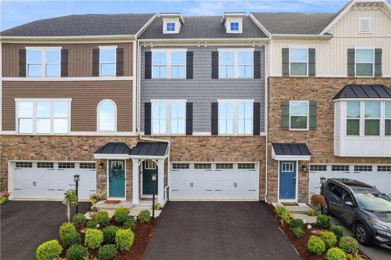 1208 Clear Springs Dr, Canonsburg, PA 15317, 3 Bedrooms Bedrooms, 8 Rooms Rooms,2.1 BathroomsBathrooms,Residential,For Sale,Clear Springs Dr,1710570