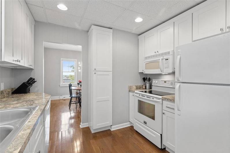 447 Highfield, Canonsburg, PA 15317, 2 Bedrooms Bedrooms, 6 Rooms Rooms,1 BathroomBathrooms,Residential,For Sale,Highfield,1710484