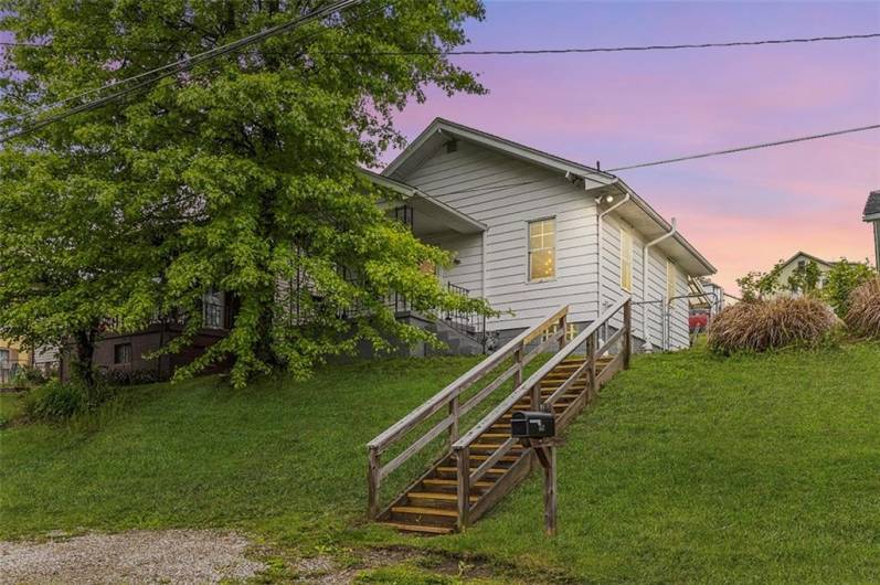 447 Highfield, Canonsburg, PA 15317, 2 Bedrooms Bedrooms, 6 Rooms Rooms,1 BathroomBathrooms,Residential,For Sale,Highfield,1710484