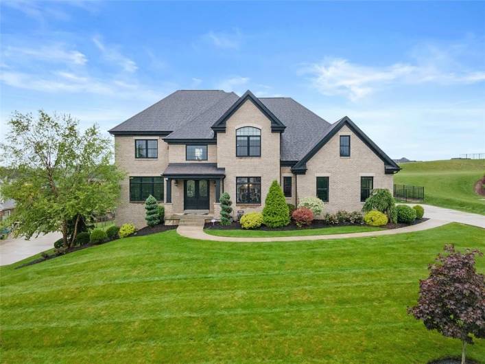 197 Wellington, Canonsburg, PA 15317, 4 Bedrooms Bedrooms, 12 Rooms Rooms,3.2 BathroomsBathrooms,Residential,For Sale,Wellington,1710524
