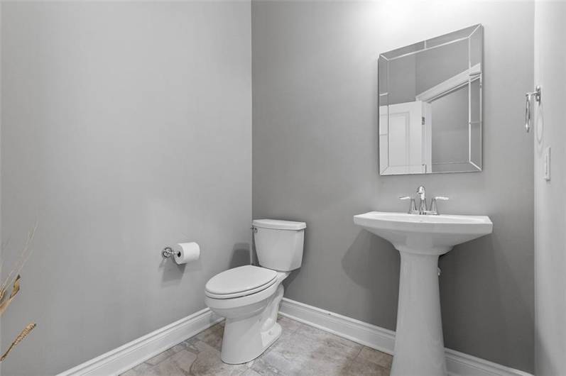197 Wellington, Canonsburg, PA 15317, 4 Bedrooms Bedrooms, 12 Rooms Rooms,3.2 BathroomsBathrooms,Residential,For Sale,Wellington,1710524