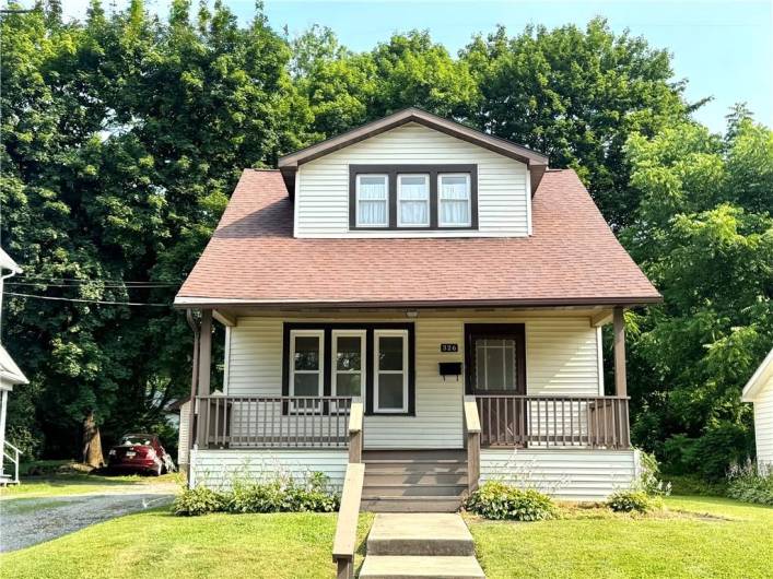 326 Waugh Ave., New Wilmington, PA 16142, 2 Bedrooms Bedrooms, 5 Rooms Rooms,1 BathroomBathrooms,Residential,For Sale,Waugh Ave.,0,1710658