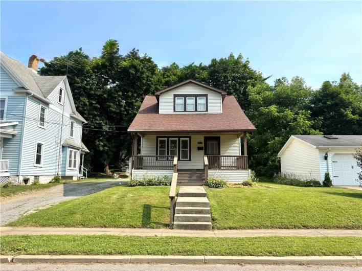 326 Waugh Ave., New Wilmington, PA 16142, 2 Bedrooms Bedrooms, 5 Rooms Rooms,1 BathroomBathrooms,Residential,For Sale,Waugh Ave.,0,1710658