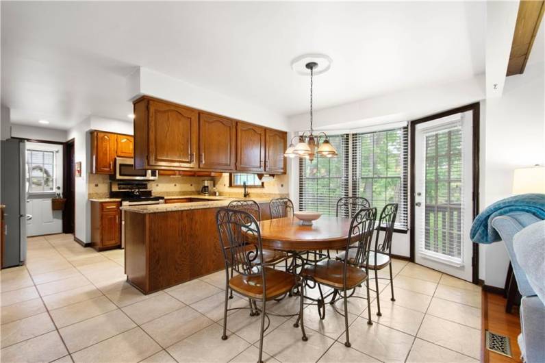Eat-in kitchen dining area!