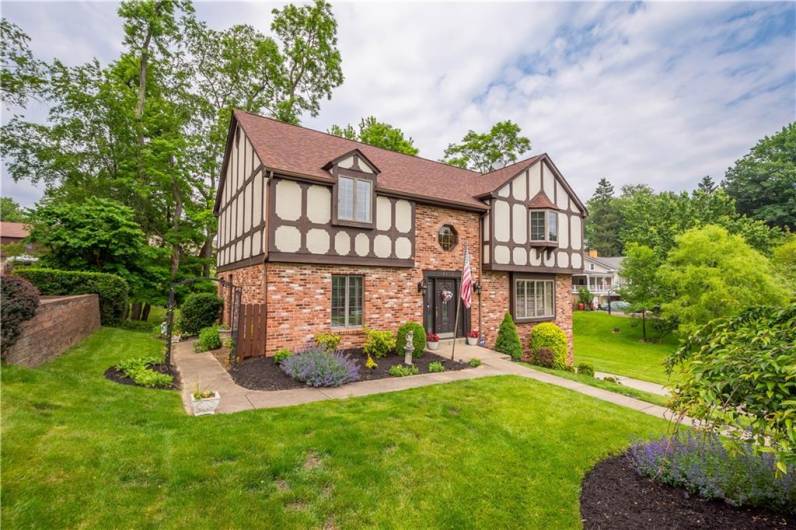 Beautiful curb appeal!