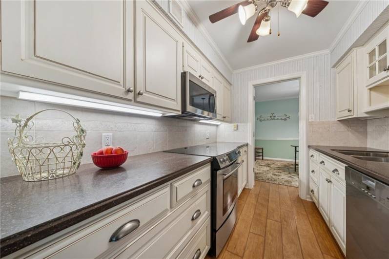 53 Highland Rd, Bethel Park, PA 15102, 3 Bedrooms Bedrooms, 10 Rooms Rooms,3 BathroomsBathrooms,Residential,For Sale,Highland Rd,1710436