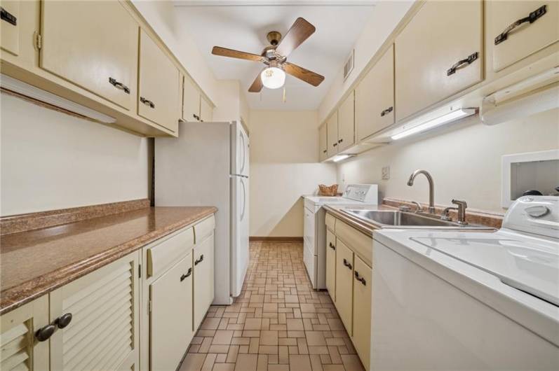 53 Highland Rd, Bethel Park, PA 15102, 3 Bedrooms Bedrooms, 10 Rooms Rooms,3 BathroomsBathrooms,Residential,For Sale,Highland Rd,1710436