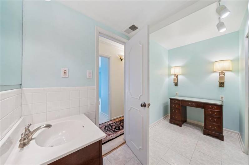 53 Highland Rd, Bethel Park, PA 15102, 3 Bedrooms Bedrooms, 10 Rooms Rooms,3 BathroomsBathrooms,Residential,For Sale,Highland Rd,1710436