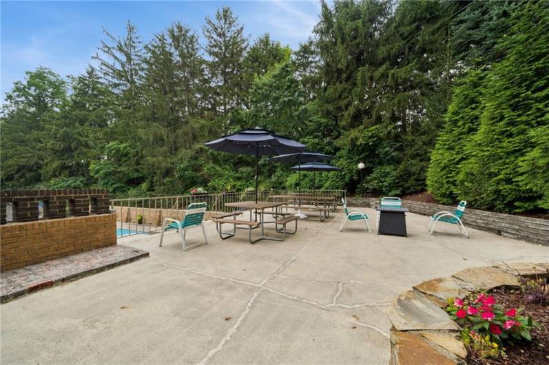 53 Highland Rd, Bethel Park, PA 15102, 3 Bedrooms Bedrooms, 10 Rooms Rooms,3 BathroomsBathrooms,Residential,For Sale,Highland Rd,1710436