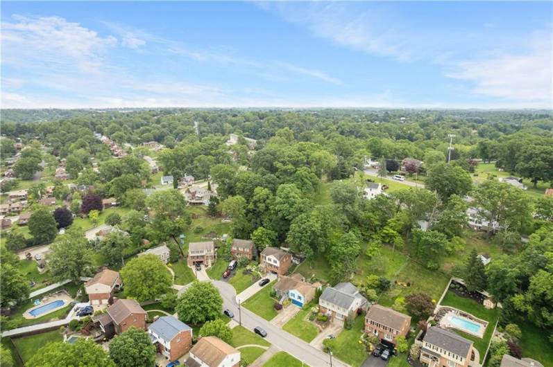 1064 Glen Oak Dr, Bethel Park, PA 15102, 3 Bedrooms Bedrooms, 10 Rooms Rooms,3 BathroomsBathrooms,Residential,For Sale,Glen Oak Dr,1711065