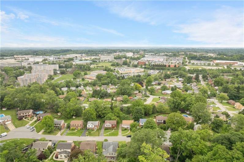 1064 Glen Oak Dr, Bethel Park, PA 15102, 3 Bedrooms Bedrooms, 10 Rooms Rooms,3 BathroomsBathrooms,Residential,For Sale,Glen Oak Dr,1711065