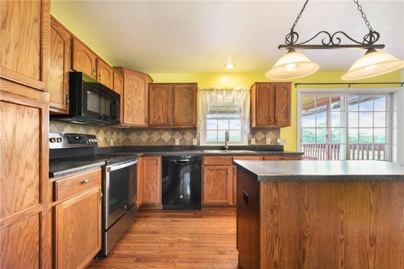 538 Bluegrass Dr, Canonsburg, PA 15317, 4 Bedrooms Bedrooms, 10 Rooms Rooms,2.1 BathroomsBathrooms,Residential,For Sale,Bluegrass Dr,1711126