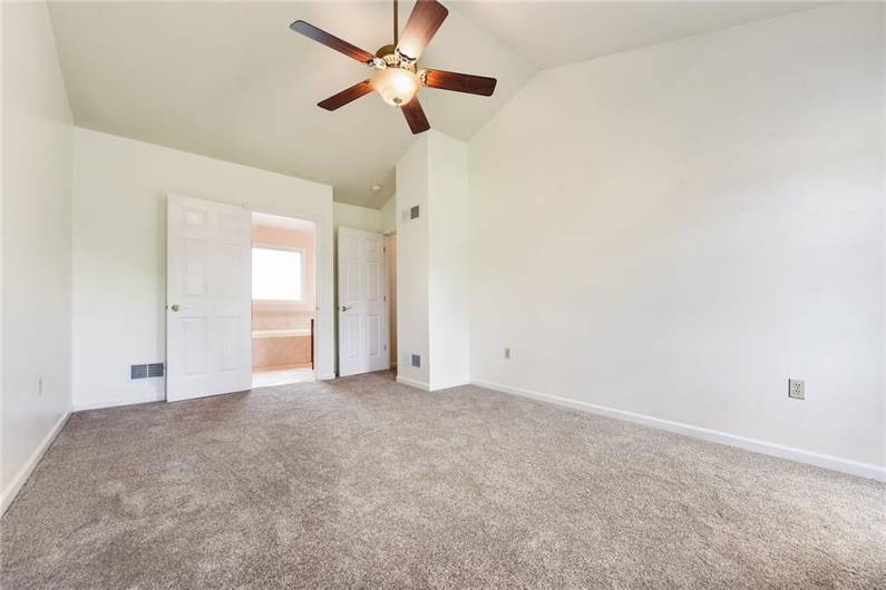 538 Bluegrass Dr, Canonsburg, PA 15317, 4 Bedrooms Bedrooms, 10 Rooms Rooms,2.1 BathroomsBathrooms,Residential,For Sale,Bluegrass Dr,1711126