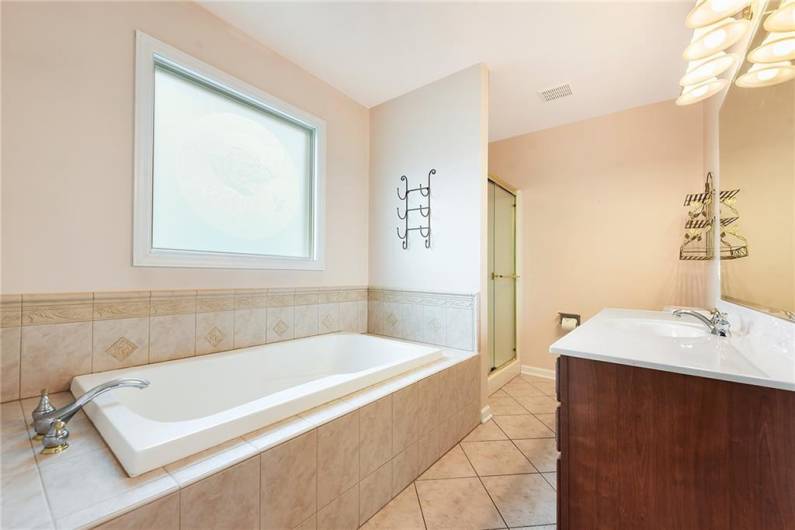 538 Bluegrass Dr, Canonsburg, PA 15317, 4 Bedrooms Bedrooms, 10 Rooms Rooms,2.1 BathroomsBathrooms,Residential,For Sale,Bluegrass Dr,1711126