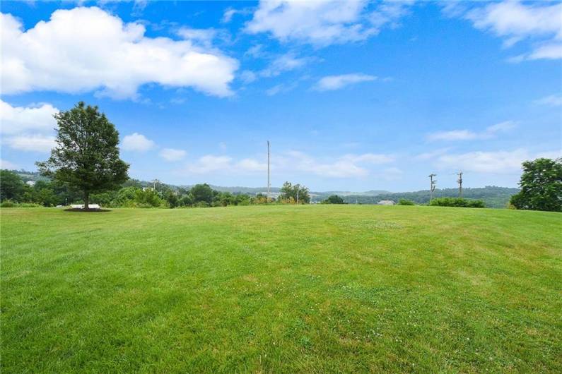 538 Bluegrass Dr, Canonsburg, PA 15317, 4 Bedrooms Bedrooms, 10 Rooms Rooms,2.1 BathroomsBathrooms,Residential,For Sale,Bluegrass Dr,1711126