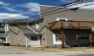 421 Fair St, Kittanning, PA 16201, 2 Bedrooms Bedrooms, ,1 BathroomBathrooms,Lease,For Sale,Fair St,1711144