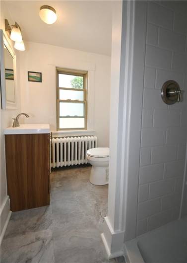 2464 - full updated bath on third floor