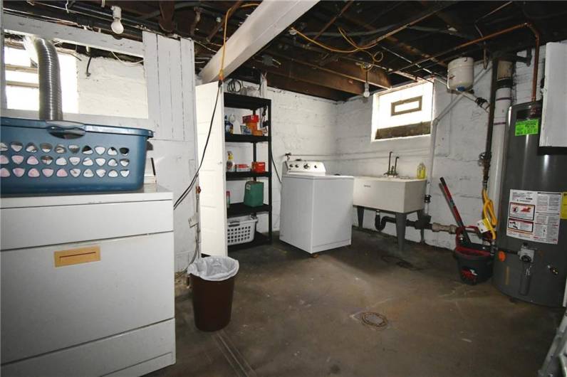 2464-laundry area