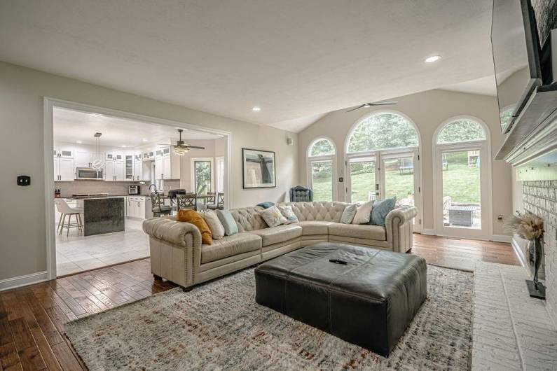 117 Cidar Ln, Canonsburg, PA 15317, 4 Bedrooms Bedrooms, 12 Rooms Rooms,6 BathroomsBathrooms,Residential,For Sale,Cidar Ln,1711045